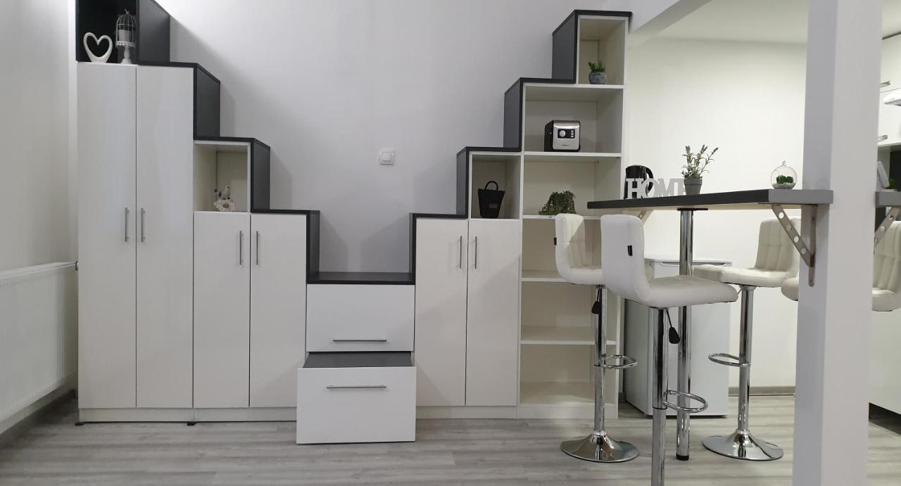 Апартаменты Belvarosi Apartman 2 Мишкольц Экстерьер фото