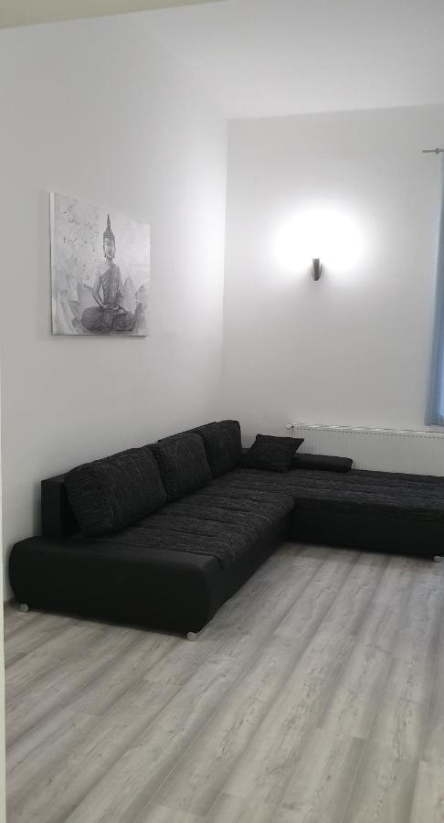 Апартаменты Belvarosi Apartman 2 Мишкольц Экстерьер фото