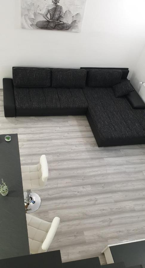 Апартаменты Belvarosi Apartman 2 Мишкольц Экстерьер фото