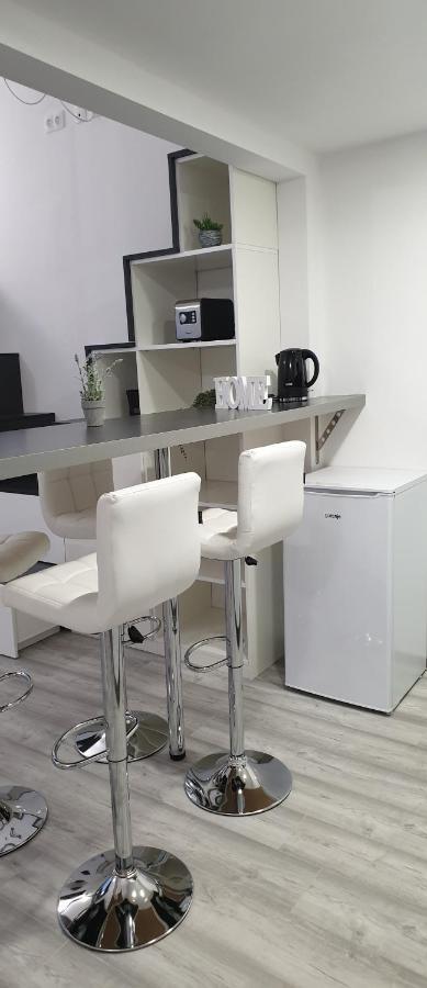 Апартаменты Belvarosi Apartman 2 Мишкольц Экстерьер фото