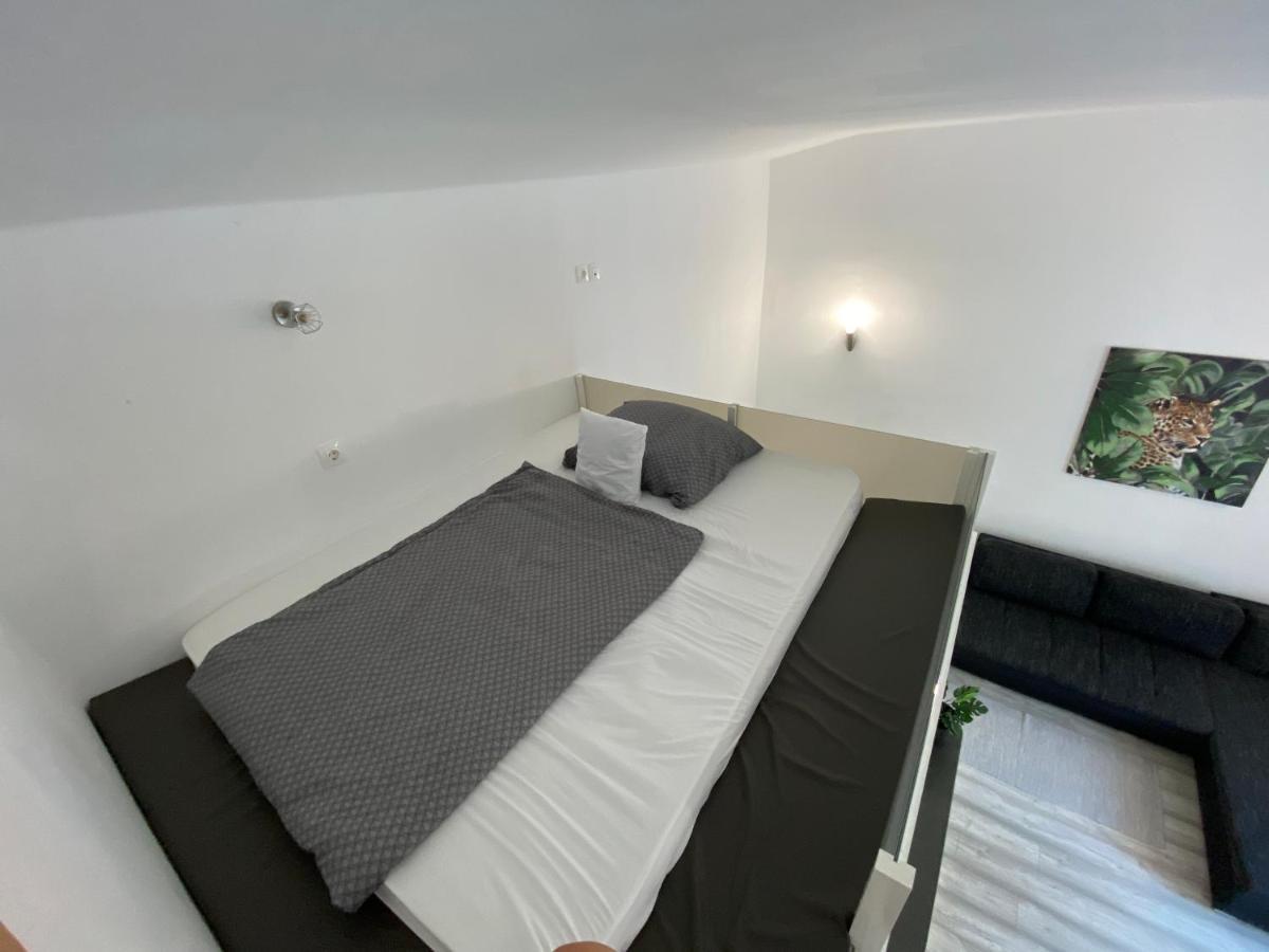 Апартаменты Belvarosi Apartman 2 Мишкольц Экстерьер фото