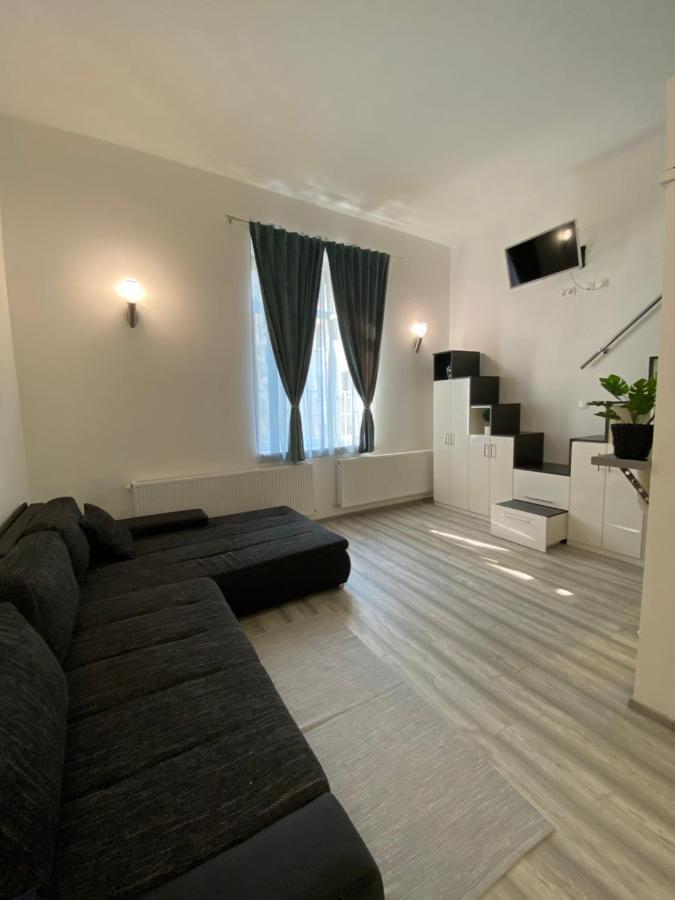 Апартаменты Belvarosi Apartman 2 Мишкольц Экстерьер фото
